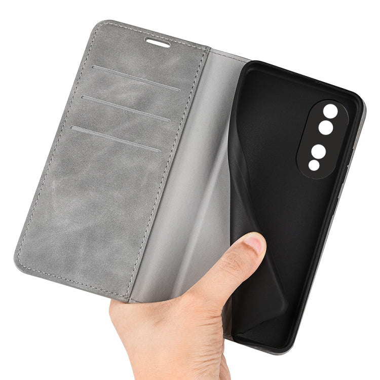 For HuaWei Honor 70 Retro-skin Magnetic Suction Leather Phone Case