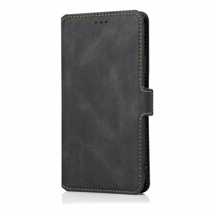 Retro Magnetic Closing Clasp Leather Case